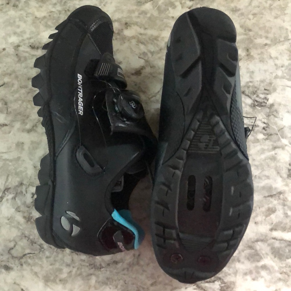Bontrager bike shoes. - Picture 2 of 2
